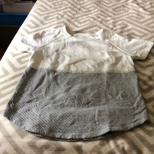 Short sleeve Lou & Grey sweatshirt
